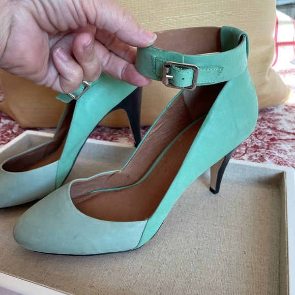 Schuler and Sons of Philadelphia, 2 tone Suede Pumps with Ankle Strap, 7.5 - Picture 4 of 15